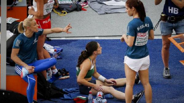 &Beta;&epsilon;&rho;&omicron;&lambda;ί&nu;&omicron; 2018: &Epsilon;&lambda;&lambda;&eta;&nu;&iota;&kappa;ό&sigmaf; &theta;&rho;ί&alpha;&mu;&beta;&omicron;&sigmaf; &sigma;&tau;&omicron; &epsilon;&pi;ί &kappa;&omicron;&nu;&tau;ώ, &sigma;&tau;&omicron;&nu; &tau;&epsilon;&lambda;&iota;&kappa;ό &Sigma;&tau;&epsilon;&phi;&alpha;&nu;ί&delta;&eta;, &Kappa;&upsilon;&rho;&iota;&alpha;&kappa;&omicron;&pi;&omicron;ύ&lambda;&omicron;&upsilon; &kappa;&alpha;&iota; &Pi;ό&lambda;&alpha;&kappa;