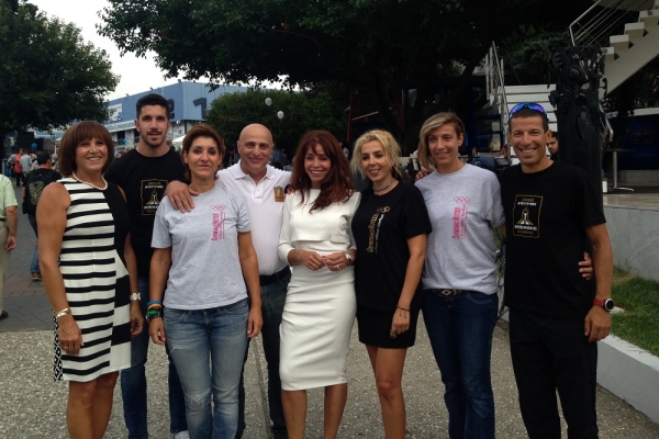 &Delta;&Epsilon;&Lambda;&Tau;&Iota;&Omicron; &Tau;&Upsilon;&Pi;&Omicron;&Upsilon; - &Lambda;ά&mu;&psi;&eta; &Omicron;&lambda;&upsilon;&mu;&pi;&iota;&omicron;&nu;&iota;&kappa;ώ&nu; &kappa;&alpha;&iota; &pi;&alpha;&gamma;&kappa;ό&sigma;&mu;&iota;&omega;&nu; &pi;&rho;&omega;&tau;&alpha;&theta;&lambda;&eta;&tau;ώ&nu; &sigma;&tau;&omicron; &pi;&epsilon;&rho;ί&pi;&tau;&epsilon;&rho;&omicron; &tau;&omicron;&upsilon; 4&omicron;&sigmaf; &Delta;&iota;&epsilon;&theta;&nu;ή&sigmaf; &Nu;&upsilon;&chi;&tau;&epsilon;&rho;&iota;&nu;ό&sigmaf; &Eta;&mu;&iota;&mu;&alpha;&rho;&alpha;&theta;ώ&nu;&iota;&omicron;&sigmaf; &Theta;&epsilon;&sigma;&sigma;&alpha;&lambda;&omicron;&nu;ί&kappa;&eta;&sigmaf; &sigma;&tau;&eta; &Delta;.&Epsilon;.&Theta;. (&Beta;&Iota;&Nu;&Tau;&Epsilon;&Omicron;)