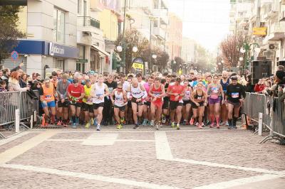 &Delta;&Epsilon;&Lambda;&Tau;&Iota;&Omicron; &Tau;&Upsilon;&Pi;&Omicron;&Upsilon; - 5&omicron;&sigmaf; &Delta;&eta;&mu;&omicron;&kappa;&rho;ί&tau;&epsilon;&iota;&omicron;&sigmaf; &Eta;&mu;&iota;&mu;&alpha;&rho;&alpha;&theta;ώ&nu;&iota;&omicron;&sigmaf; &Xi;ά&nu;&theta;&eta;&sigmaf;: &Sigma;&tau;&omicron;&nu; &alpha;&pi;ό&eta;&chi;&omicron; &mu;&iota;&alpha;&sigmaf; &alpha;&kappa;ό&mu;&eta; &epsilon;&pi;&iota;&tau;&upsilon;&chi;&eta;&mu;έ&nu;&eta;&sigmaf; &delta;&iota;&omicron;&rho;&gamma;ά&nu;&omega;&sigma;&eta;&sigmaf;
