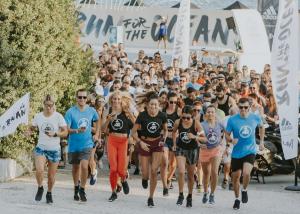 &Delta;&Epsilon;&Lambda;&Tau;&Iota;&Omicron; &Tau;&Upsilon;&Pi;&Omicron;&Upsilon; - &laquo;RUNFORTHEOCEANS&raquo;| THEEVENT. &Pi;&epsilon;&rho;&iota;&sigma;&sigma;ό&tau;&epsilon;&rho;&omicron;&iota; &alpha;&pi;ό 450 runners &delta;&iota;&alpha;&delta;ί&delta;&omicron;&upsilon;&nu; &tau;&omicron; &mu;ή&nu;&upsilon;&mu;&alpha; &tau;&eta;&sigmaf; &pi;&rho;&omicron;&sigma;&tau;&alpha;&sigma;ί&alpha;&sigmaf; &tau;&omega;&nu; &omega;&kappa;&epsilon;&alpha;&nu;ώ&nu; &alpha;&pi;ό &tau;&omicron; &pi;&lambda;&alpha;&sigma;&tau;&iota;&kappa;ό &mu;&epsilon; &tau;&omicron; &pi;&iota;&omicron; &lsquo;&eta;&chi;&eta;&rho;ό&rsquo; run &tau;&eta;&sigmaf; &chi;&rho;&omicron;&nu;&iota;ά&sigmaf;