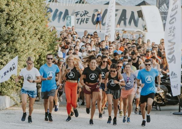 &Delta;&Epsilon;&Lambda;&Tau;&Iota;&Omicron; &Tau;&Upsilon;&Pi;&Omicron;&Upsilon; - &laquo;RUNFORTHEOCEANS&raquo;| THEEVENT. &Pi;&epsilon;&rho;&iota;&sigma;&sigma;ό&tau;&epsilon;&rho;&omicron;&iota; &alpha;&pi;ό 450 runners &delta;&iota;&alpha;&delta;ί&delta;&omicron;&upsilon;&nu; &tau;&omicron; &mu;ή&nu;&upsilon;&mu;&alpha; &tau;&eta;&sigmaf; &pi;&rho;&omicron;&sigma;&tau;&alpha;&sigma;ί&alpha;&sigmaf; &tau;&omega;&nu; &omega;&kappa;&epsilon;&alpha;&nu;ώ&nu; &alpha;&pi;ό &tau;&omicron; &pi;&lambda;&alpha;&sigma;&tau;&iota;&kappa;ό &mu;&epsilon; &tau;&omicron; &pi;&iota;&omicron; &lsquo;&eta;&chi;&eta;&rho;ό&rsquo; run &tau;&eta;&sigmaf; &chi;&rho;&omicron;&nu;&iota;ά&sigmaf;