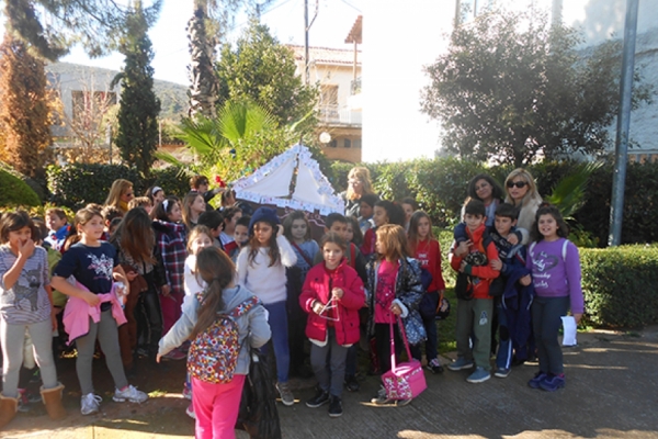 &Alpha;&upsilon;&tau;ά &tau;&alpha; &Chi;&rho;&iota;&sigma;&tau;&omicron;ύ&gamma;&epsilon;&nu;&nu;&alpha; &sigma;&tau;&omicron; M&omicron;&upsilon;&sigma;&epsilon;ί&omicron; &Mu;&alpha;&rho;&alpha;&theta;&omega;&nu;ί&omicron;&upsilon; &Delta;&rho;ό&mu;&omicron;&upsilon; &chi;ά&rho;&eta; &sigma;&tau;&alpha; &pi;&alpha;&iota;&delta;&iota;ά &epsilon;ί&nu;&alpha;&iota; &Mu;&Alpha;&Gamma;&Iota;&Kappa;&Alpha;