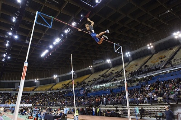 &Omicron; &Kappa;&alpha;&rho;&alpha;&lambda;ή&sigmaf; &xi;&epsilon;&kappa;&iota;&nu;ά&epsilon;&iota; &tau;&eta; &chi;&rho;&omicron;&nu;&iota;ά &sigma;&tau;&eta;&nu; &Alpha;&theta;ή&nu;&alpha; &kappa;&alpha;&iota; &epsilon;&tau;&omicron;&iota;&mu;ά&zeta;&epsilon;&tau;&alpha;&iota; &gamma;&iota;&alpha; &tau;&rho;&epsilon;&iota;&sigmaf; &alpha;&gamma;ώ&nu;&epsilon;&sigmaf; &sigma;&tau;&eta;&nu; &Tau;&sigma;&epsilon;&chi;ί&alpha;