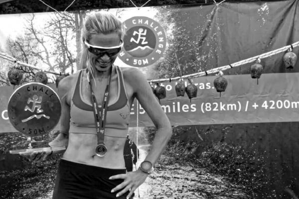 &Delta;&Epsilon;&Lambda;&Tau;&Iota;&Omicron; &Tau;&Upsilon;&Pi;&Omicron;&Upsilon; - &Eta; &Alpha;&sigma;&eta;&mu;ί&nu;&alpha; &Iota;&gamma;&gamma;&lambda;έ&zeta;&omicron;&upsilon; &sigma;&tau;&omicron;&nu; "&Gamma;ύ&rho;&omicron; &tau;&omega;&nu; &Gamma;&iota;&gamma;ά&nu;&tau;&omega;&nu;" &sigma;&tau;&iota;&sigmaf; Ά&lambda;&pi;&epsilon;&iota;&sigmaf;, &sigma;&tau;&omicron;&nu; &delta;&upsilon;&sigma;&kappa;&omicron;&lambda;ό&tau;&epsilon;&rho;&omicron; &alpha;&gamma;ώ&nu;&alpha; &upsilon;&pi;&epsilon;&rho;&alpha;&nu;&tau;&omicron;&chi;ή&sigmaf;