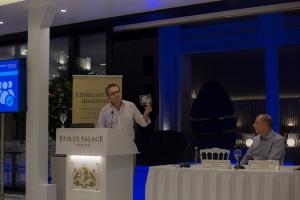 &Iota;&sigma;&chi;&upsilon;&rho;ό &tau;&omicron; &omicron;&iota;&kappa;&omicron;&nu;&omicron;&mu;&iota;&kappa;ό &kappa;&alpha;&iota; &tau;&omicron;&upsilon;&rho;&iota;&sigma;&tau;&iota;&kappa;ό &alpha;&pi;&omicron;&tau;ύ&pi;&omega;&mu;&alpha; &tau;&omicron;&upsilon; &Gamma;ύ&rho;&omicron;&upsilon; &Lambda;ί&mu;&nu;&eta;&sigmaf; &Iota;&omega;&alpha;&nu;&nu;ί&nu;&omega;&nu;