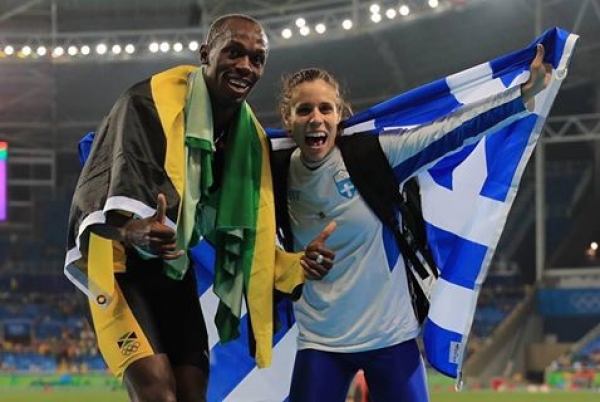 &Rho;ί&omicron; 2016: &Eta; &Sigma;&tau;&epsilon;&phi;&alpha;&nu;ί&delta;&eta; &sigma;&eta;&mu;&alpha;&iota;&omicron;&phi;ό&rho;&omicron;&sigmaf; &sigma;&tau;&eta;&nu; &tau;&epsilon;&lambda;&epsilon;&tau;ή &lambda;ή&xi;&eta;&sigmaf;