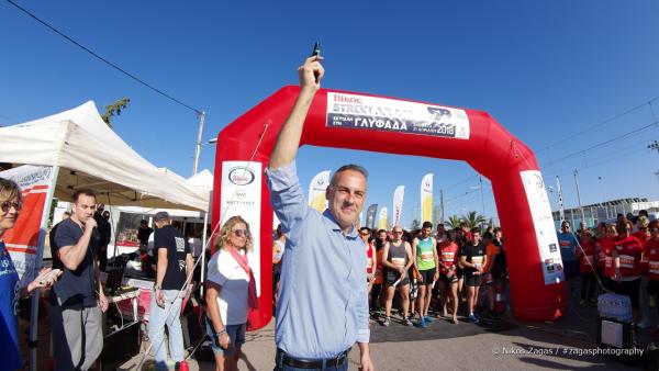 &Delta;&Epsilon;&Lambda;&Tau;&Iota;&Omicron; &Tau;&Upsilon;&Pi;&Omicron;&Upsilon; - &Omicron;&lambda;&upsilon;&mu;&pi;&iota;&omicron;&nu;ί&kappa;&epsilon;&sigmaf;, &pi;&rho;&omega;&tau;&alpha;&theta;&lambda;&eta;&tau;έ&sigmaf;, &alpha;&lambda;&lambda;ά &kappa;&alpha;&iota; &delta;&iota;&alpha;&sigma;&kappa;έ&delta;&alpha;&sigma;&eta;  &sigma;&tau;&alpha; &Beta;ί&kappa;&omicron;&sigmaf; Street Relays &tau;&eta;&sigmaf; &Gamma;&lambda;&upsilon;&phi;ά&delta;&alpha;&sigmaf;