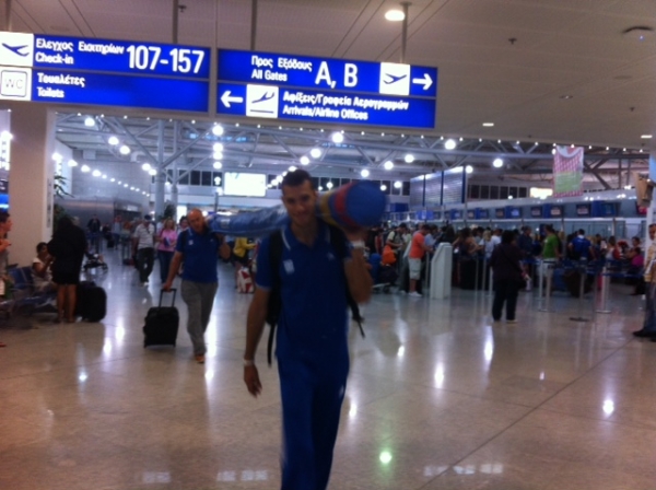 &Mu;&epsilon;&tau;ά &tau;&eta;&nu; &Omicron;&rho;&lambda;&epsilon;ά&nu;&eta;...&pi;&eta;&gamma;&alpha;ί&nu;&epsilon;&iota; &Kappa;ό&tau;&mu;&pi;&omicron;&upsilon;&sigmaf;