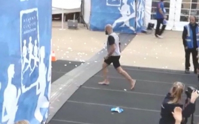 35&omicron;&sigmaf; AMA &Iota;&sigma;&tau;&omicron;&rho;ί&epsilon;&sigmaf; &delta;&rho;&omicron;&mu;έ&omega;&nu;. 42.195&mu;. &xi;&upsilon;&pi;ό&lambda;&upsilon;&tau;&omicron;&sigmaf;