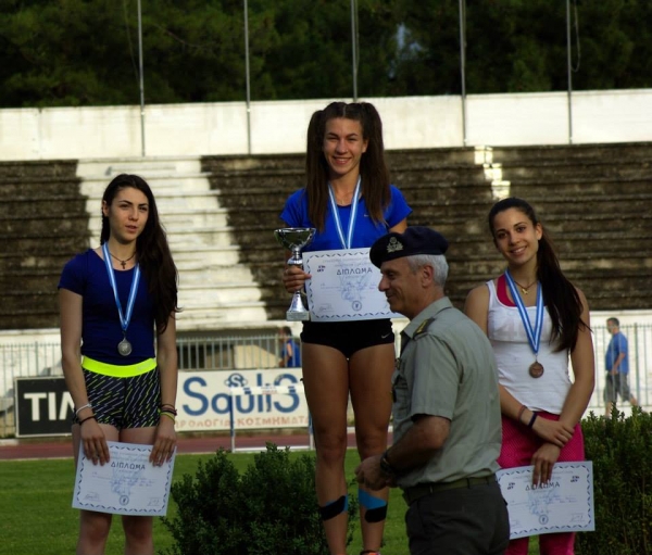 &Kappa;ά&lambda;&iota; 2015: &Kappa;&iota;ά&phi;&alpha; &kappa;&alpha;&iota; &Kappa;&alpha;&rho;&alpha;&gamma;&iota;ά&nu;&nu;&eta; ...&pi;&alpha;&rho;έ&alpha; &sigma;&tau;&omicron;&nu; &eta;&mu;&iota;&tau;&epsilon;&lambda;&iota;&kappa;ό &tau;&omega;&nu; 400 &mu;. &epsilon;&mu;&pi;.