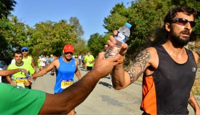 &Delta;&Epsilon;&Lambda;&Tau;&Iota;&Omicron; &Tau;&Upsilon;&Pi;&Omicron;&Upsilon; - &Beta;&Iota;&Kappa;&Omicron;&Sigma; &Alpha;.&Epsilon;. &kappa;&alpha;&iota; 12&omicron;&sigmaf; &Gamma;ύ&rho;&omicron;&sigmaf; &lambda;ί&mu;&nu;&eta;&sigmaf; &Iota;&omega;&alpha;&nu;&nu;ί&nu;&omega;&nu; &laquo;&tau;&rho;έ&chi;&omicron;&upsilon;&nu;&raquo; &xi;&alpha;&nu;ά &mu;&alpha;&zeta;ί