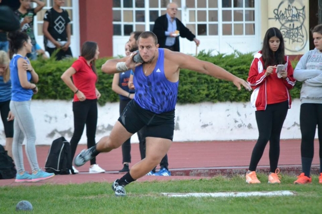 &Lambda;&alpha;&tau;&iota;&phi;&lambda;ά&rho;&iota; &kappa;&alpha;&iota; &Mu;&omicron;&upsilon;&zeta;&epsilon;&nu;ί&delta;&eta;&sigmaf; &xi;&epsilon;&chi;ώ&rho;&iota;&sigma;&alpha;&nu; &sigma;&tau;&eta;&nu; &Nu;ά&omicron;&upsilon;&sigma;&alpha;