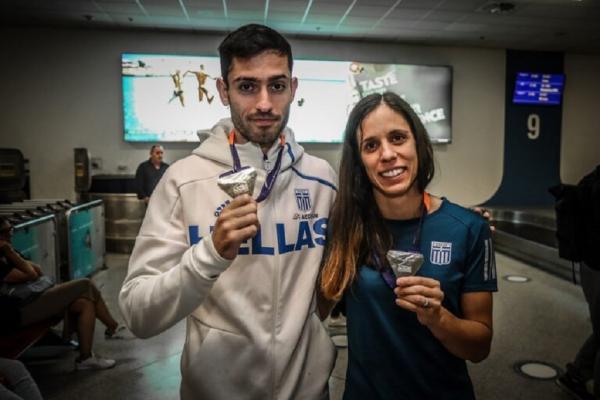 &Mu;ό&nu;&alpha;&chi;&omicron; 2022: &Tau;&epsilon;&nu;&tau;ό&gamma;&lambda;&omicron;&upsilon; &kappa;&alpha;&iota; &Sigma;&tau;&epsilon;&phi;&alpha;&nu;ί&delta;&eta; &epsilon;&pi;έ&sigma;&tau;&rho;&epsilon;&psi;&alpha;&nu; &sigma;&tau;&eta;&nu; &Epsilon;&lambda;&lambda;ά&delta;&alpha;