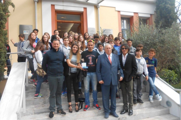 &Delta;&Epsilon;&Lambda;&Tau;&Iota;&Omicron; &Tau;&Upsilon;&Pi;&Omicron;&Upsilon; - &Omicron; &nu;&iota;&kappa;&eta;&tau;ή&sigmaf; &tau;&omicron;&upsilon; 33&omicron;&upsilon; &Mu;&alpha;&rho;&alpha;&theta;&omega;&nu;ί&omicron;&upsilon; &tau;&eta;&sigmaf; &Alpha;&theta;ή&nu;&alpha;&sigmaf; &Chi;&rho;&iota;&sigma;&tau;ό&phi;&omicron;&rho;&omicron;&sigmaf; &Mu;&epsilon;&rho;&omicron;ύ&sigma;&eta;&sigmaf;, &mu;&alpha;&zeta;ί &mu;&epsilon; &tau;&omicron;&nu; &pi;&rho;&omicron;&pi;&omicron;&nu;&eta;&tau;ή &tau;&omicron;&upsilon; &Sigma;&tau;&alpha;ύ&rho;&omicron; &Kappa;&alpha;&rho;έ, &epsilon;&pi;&iota;&sigma;&kappa;έ&phi;&tau;&eta;&kappa;&epsilon; &kappa;&alpha;&iota; &pi;&alpha;&rho;έ&delta;&omega;&sigma;&epsilon; &tau;&omicron; &mu;&epsilon;&tau;ά&lambda;&lambda;&iota;&omicron; &tau;&eta;&sigmaf; &Nu;ί&kappa;&eta;&sigmaf; &tau;&omicron;&upsilon; &sigma;&tau;&omicron; &Delta;ή&mu;&alpha;&rho;&chi;&omicron; &Mu;&alpha;&rho;&alpha;&theta;ώ&nu;&alpha; &Eta;&lambda;ί&alpha; &Psi;&eta;&nu;ά&kappa;&eta; &gamma;&iota;&alpha; &mu;ό&nu;&iota;&mu;&eta; έ&kappa;&theta;&epsilon;&sigma;&eta; &sigma;&tau;&omicron; &Mu;&omicron;&upsilon;&sigma;&epsilon;ί&omicron;