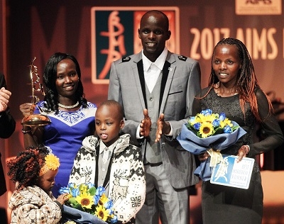 &Kappa;&epsilon;ϊ&tau;ά&nu;&iota; &kappa;&alpha;&iota; &Kappa;&iota;&pi;&tau;&sigma;ό&gamma;&kappa;&epsilon; &omicron;&iota; &kappa;&omicron;&rho;&upsilon;&phi;&alpha;ί&omicron;&iota; &tau;&eta;&sigmaf; &chi;&rho;&omicron;&nu;&iota;ά&sigmaf; &sigma;&tau;&alpha; &beta;&rho;&alpha;&beta;&epsilon;ί&alpha; &tau;&eta;&sigmaf; AIMS