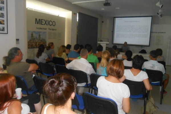 &Sigma;&upsilon;&nu;ά&nu;&tau;&eta;&sigma;&eta; &epsilon;&kappa;&pi;&alpha;&iota;&delta;&epsilon;&upsilon;&tau;&iota;&kappa;ώ&nu; &pi;&rho;&alpha;&gamma;&mu;&alpha;&tau;&omicron;&pi;&omicron;&iota;ή&theta;&eta;&kappa;&epsilon; &sigma;&tau;&omicron; &Mu;&omicron;&upsilon;&sigma;&epsilon;ί&omicron; &Mu;&alpha;&rho;&alpha;&theta;&omega;&nu;ί&omicron;&upsilon; &Delta;&rho;ό&mu;&omicron;&upsilon; &mu;&epsilon; &kappa;ύ&rho;&iota;&omicron; &theta;έ&mu;&alpha; &laquo;&omicron; &Epsilon;&nu;&iota;&alpha;ί&omicron;&sigmaf; &Tau;ύ&pi;&omicron;&sigmaf; &Omicron;&lambda;&omicron;ή&mu;&epsilon;&rho;&omicron;&upsilon; &Delta;&eta;&mu;&omicron;&tau;&iota;&kappa;&omicron;ύ &Sigma;&chi;&omicron;&lambda;&epsilon;ί&omicron;&upsilon;: &Omicron; &rho;ό&lambda;&omicron;&sigmaf; &tau;&omega;&nu; &epsilon;&kappa;&pi;&alpha;&iota;&delta;&epsilon;&upsilon;&tau;&iota;&kappa;ώ&nu; &epsilon;&iota;&delta;&iota;&kappa;&omicron;&tau;ή&tau;&omega;&nu;&raquo;