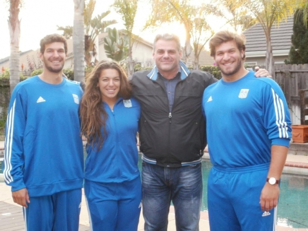 &Mu;&epsilon; &tau;&eta;&nu; &epsilon;&lambda;&lambda;&eta;&nu;&iota;&kappa;ή &sigma;&eta;&mu;&alpha;ί&alpha; &theta;&alpha; &alpha;&gamma;&omega;&nu;ί&zeta;&omicron;&nu;&tau;&alpha;&iota; &pi;&lambda;έ&omicron;&nu; &omicron; &Nu;ί&kappa;&omicron;&sigmaf; &kappa;&alpha;&iota; &eta; &Sigma;&tau;&alpha;&mu;&alpha;&tau;ί&alpha; &Sigma;&kappa;&alpha;&rho;&beta;έ&lambda;&eta;