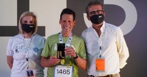 &Omicron; &Nu;&tau;&iota;&nu; &Kappa;&alpha;&rho;&nu;ά&zeta;&eta;&sigmaf; έ&kappa;&lambda;&epsilon;&psi;&epsilon; &tau;&eta;&nu; &pi;&alpha;&rho;ά&sigma;&tau;&alpha;&sigma;&eta; &sigma;&tau;&eta;&nu; 1&eta; &eta;&mu;έ&rho;&alpha; &tau;&omicron;&upsilon; Ioannina Lake Run