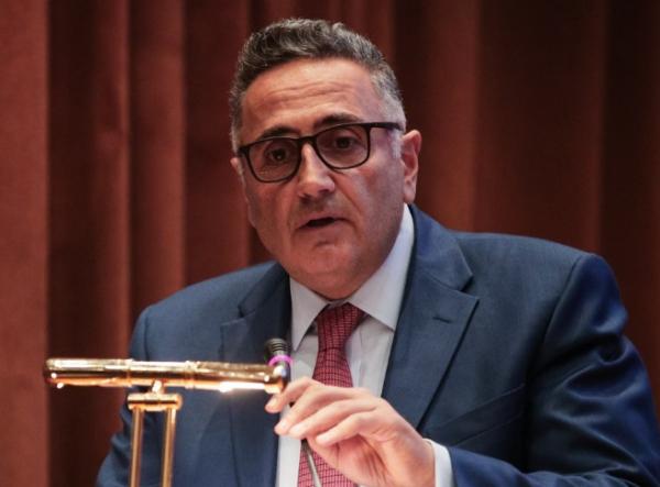 &Omicron; &Mu;&iota;&chi;ά&lambda;&eta;&sigmaf; &Phi;&upsilon;&sigma;&epsilon;&nu;&tau;&zeta;ί&delta;&eta;&sigmaf;, &mu;&epsilon; &omicron;&mu;ό&phi;&omega;&nu;&eta; &alpha;&pi;ό&phi;&alpha;&sigma;&eta; &tau;&eta;&sigmaf; &Epsilon;&Omicron;&Epsilon;, &alpha;&nu;έ&lambda;&alpha;&beta;&epsilon; &Omicron;&lambda;&upsilon;&mu;&pi;&iota;&alpha;&kappa;ό&sigmaf; &Alpha;&kappa;ό&lambda;&omicron;&upsilon;&theta;&omicron;&sigmaf; &sigma;&tau;&omicron;&upsilon;&sigmaf; &Omicron;&lambda;&upsilon;&mu;&pi;&iota;&alpha;&kappa;&omicron;ύ&sigmaf; &Alpha;&gamma;ώ&nu;&epsilon;&sigmaf; &laquo;&Pi;&alpha;&rho;ί&sigma;&iota; 2024&raquo;