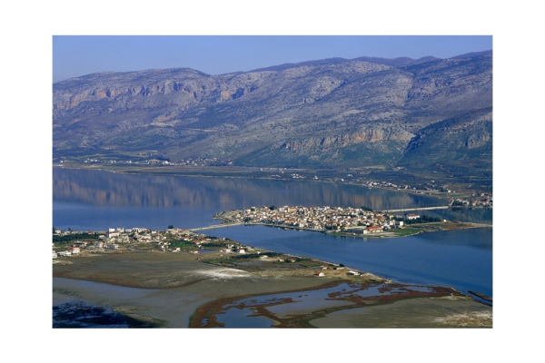 &Delta;&Epsilon;&Lambda;&Tau;&Iota;&Omicron; &Tau;&Upsilon;&Pi;&Omicron;&Upsilon; - 8&omicron;&sigmaf; &alpha;&gamma;ώ&nu;&alpha;&sigmaf; &delta;&rho;ό&mu;&omicron;&upsilon; &gamma;ύ&rho;&omicron;&sigmaf; &lambda;&iota;&mu;&nu;&omicron;&theta;ά&lambda;&alpha;&sigma;&sigma;&alpha;&sigmaf; &Alpha;&iota;&tau;&omega;&lambda;&iota;&kappa;&omicron;ύ - 12 &chi;&lambda;&mu; &kappa;&alpha;&iota; &psi;&alpha;&rho;ά&delta;&iota;&kappa;&eta; &gamma;&iota;&omicron;&rho;&tau;ή