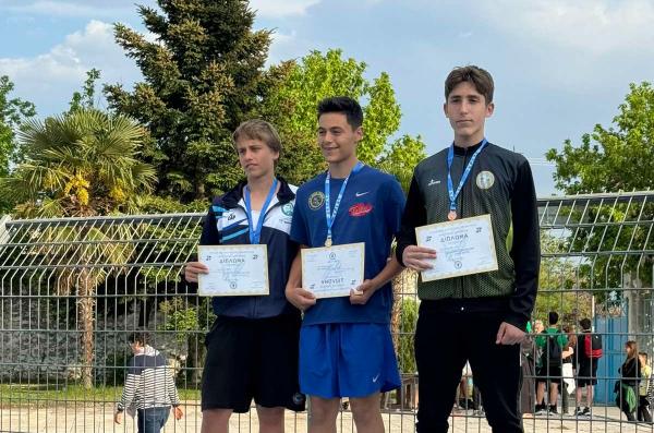 &Mu;&epsilon; 15 &mu;&epsilon;&tau;ά&lambda;&lambda;&iota;&alpha; &gamma;ύ&rho;&iota;&sigma;&alpha;&nu; &omicron;&iota; &mu;&iota;&kappa;&rho;&omicron;ί &tau;&omicron;&upsilon; &Beta;&Iota;&Kappa;&Epsilon;&Lambda;&Alpha; &alpha;&pi;ό &tau;&omicron; &Kappa;&iota;&lambda;&kappa;ί&sigmaf;