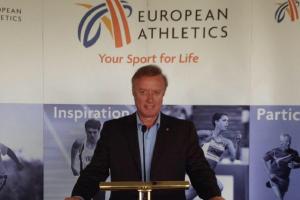 &Omicron; &Pi;&alpha;&nu;&alpha;&gamma;&iota;ώ&tau;&eta;&sigmaf; &Delta;&eta;&mu;ά&kappa;&omicron;&sigmaf; &epsilon;&pi;&iota;&kappa;&epsilon;&phi;&alpha;&lambda;ή&sigmaf; &sigma;&tau;&eta;&nu; &Epsilon;&pi;&iota;&tau;&rho;&omicron;&pi;ή &Alpha;&gamma;ώ&nu;&omega;&nu; &Delta;&rho;ό&mu;&omicron;&upsilon; &kappa;&alpha;&iota; &Beta;&omicron;&upsilon;&nu;&omicron;ύ &tau;&eta;&sigmaf; &Epsilon;&upsilon;&rho;&omega;&pi;&alpha;ϊ&kappa;ή&sigmaf; &Omicron;&mu;&omicron;&sigma;&pi;&omicron;&nu;&delta;ί&alpha;&sigmaf;