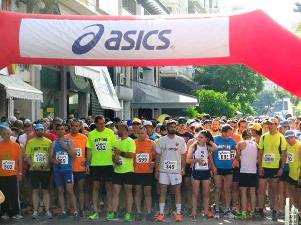 &Delta;&Epsilon;&Lambda;&Tau;&Iota;&Omicron; &Tau;&Upsilon;&Pi;&Omicron;&Upsilon; - &Mu;&epsilon; &Mu;&iota;&chi;&alpha;&lambda;ά&kappa;&eta; &Gamma;&iota;ώ&rho;&gamma;&omicron; &kappa;&alpha;&iota; &tau;&omicron;&upsilon; &gamma;&iota;&omicron;&upsilon; &tau;&omicron;&upsilon; &Nu;&iota;&kappa;ό&lambda;&alpha; &omicron; &Sigma;&Delta;&Upsilon;&Mu; &sigma;&tau;&omicron;&nu; 11&deg; &Gamma;ύ&rho;&omicron; &Nu;έ&alpha;&sigmaf; &Sigma;&mu;ύ&rho;&nu;&eta;&sigmaf;