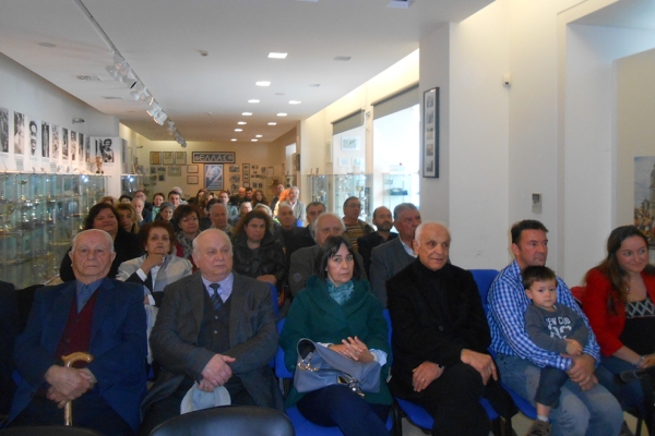 &Epsilon;&kappa;&delta;ή&lambda;&omega;&sigma;&eta; &pi;&alpha;&rho;&omicron;&upsilon;&sigma;ί&alpha;&sigma;&eta;&sigmaf; &beta;&iota;&beta;&lambda;ί&omicron;&upsilon;"&Alpha;&rho;&kappa;&alpha;&delta;ί&alpha; &kappa;&alpha;&iota; &Phi;&iota;&lambda;&omicron;&sigma;&omicron;&phi;ί&alpha;"