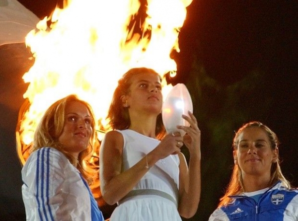 &Omicron;&lambda;&upsilon;&mu;&pi;&iota;ά&delta;&alpha; 2004 - &Tau;&omicron; &tau;έ&lambda;&omicron;&sigmaf; &kappa;&alpha;&iota; &tau;&alpha; &rho;&epsilon;&kappa;ό&rho;