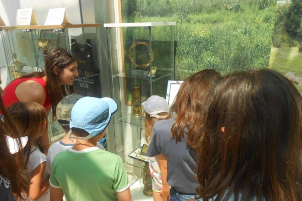 &Mu;&iota;&kappa;&rho;&omicron;ί &phi;ί&lambda;&omicron;&iota; &alpha;&pi;ό &tau;&omicron;&nu; &Beta;&alpha;&rho;&nu;ά&beta;&alpha; &nu;&alpha; "&epsilon;&xi;&epsilon;&rho;&epsilon;ύ&nu;&eta;&sigma;&alpha;&nu;" &tau;&eta;&nu; &iota;&sigma;&tau;&omicron;&rho;ί&alpha; &tau;&omicron;&upsilon; &Mu;&omicron;&upsilon;&sigma;&epsilon;ί&omicron;&upsilon; &Mu;&alpha;&rho;&alpha;&theta;&omega;&nu;ί&omicron;&upsilon; &mu;έ&sigma;&alpha; &alpha;&pi;ό &tau;&iota;&sigmaf; &epsilon;&kappa;&pi;&alpha;&iota;&delta;&epsilon;&upsilon;&tau;&iota;&kappa;έ&sigmaf; &delta;&rho;&alpha;&sigma;&tau;&eta;&rho;&iota;ό&tau;&eta;&tau;&epsilon;&sigmaf; &tau;&omicron;&upsilon; "&Psi;ά&xi;&epsilon; &kappa;&alpha;&iota; &Beta;&rho;&epsilon;&sigmaf;"!