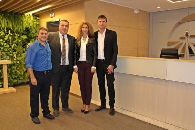 &Delta;&Epsilon;&Lambda;&Tau;&Iota;&Omicron; &Tau;&Upsilon;&Pi;&Omicron;&Upsilon; - &laquo;&Alpha;έ&rho;&alpha;&sigmaf;&raquo; &Omicron;&lambda;&upsilon;&mu;&pi;&iota;ά&delta;&alpha;&sigmaf; &sigma;&tau;&alpha; &gamma;&rho;&alpha;&phi;&epsilon;ί&alpha; &tau;&eta;&sigmaf; Groupama &Alpha;&sigma;&phi;&alpha;&lambda;&iota;&sigma;&tau;&iota;&kappa;ή&sigmaf;