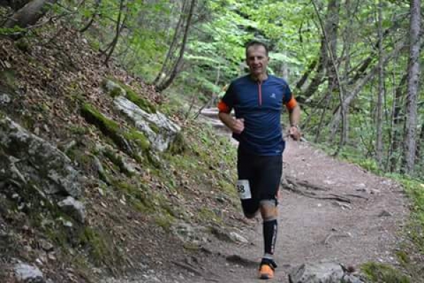 &Delta;&Epsilon;&Lambda;&Tau;&Iota;&Omicron; &Tau;&Upsilon;&Pi;&Omicron;&Upsilon; - &Sigma;&upsilon;&mu;&mu;&epsilon;&tau;&omicron;&chi;ή &tau;&omicron;&upsilon; &Sigma;&upsilon;&lambda;&lambda;ό&gamma;&omicron;&upsilon; &Delta;&rho;&omicron;&mu;έ&omega;&nu; &Tau;&rho;&iota;&kappa;ά&lambda;&omega;&nu; &sigma;&tau;&omicron;&nu; 30&omicron; &Omicron;&rho;&epsilon;&iota;&beta;&alpha;&tau;&iota;&kappa;ό &Mu;&alpha;&rho;&alpha;&theta;ώ&nu;&iota;&omicron; &Omicron;&lambda;ύ&mu;&pi;&omicron;&upsilon;