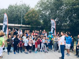 &Delta;&Epsilon;&Lambda;&Tau;&Iota;&Omicron; &Tau;&Upsilon;&Pi;&Omicron;&Upsilon; - &Tau;&alpha; &pi;&alpha;&iota;&delta;&iota;ά έ&tau;&rho;&epsilon;&xi;&alpha;&nu; &sigma;&tau;&omicron; &pi;&omicron;&tau;ά&mu;&iota; &tau;&eta;&sigmaf; &Lambda;ά&rho;&iota;&sigma;&alpha;&sigmaf; &Iota;&Iota;