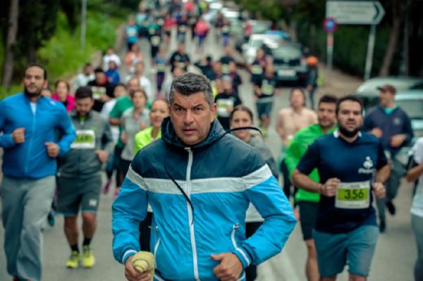 &Delta;&Epsilon;&Lambda;&Tau;&Iota;&Omicron; &Tau;&Upsilon;&Pi;&Omicron;&Upsilon; - &Tau;&omicron; Lycabettus Run &alpha;&nu;&omicron;ί&gamma;&epsilon;&iota; &phi;&tau;&epsilon;&rho;ά &kappa;&alpha;&iota; &pi;&epsilon;&rho;&nu;ά &tau;&alpha; &sigma;ύ&nu;&omicron;&rho;&alpha; &tau;&eta;&sigmaf; &Epsilon;&lambda;&lambda;ά&delta;&alpha;&sigmaf;!!