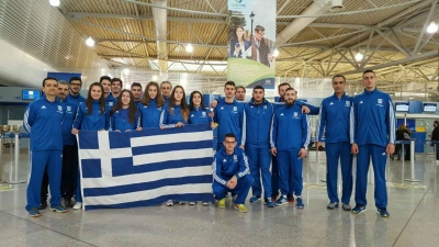 &Eta; &omicron;&mu;ά&delta;&alpha; &tau;&omega;&nu; &Kappa;20 &tau;&alpha;&xi;&iota;&delta;&epsilon;ύ&epsilon;&iota; &gamma;&iota;&alpha; &tau;&eta;&nu; &Kappa;&omega;&nu;&sigma;&tau;&alpha;&nu;&tau;&iota;&nu;&omicron;ύ&pi;&omicron;&lambda;&eta;