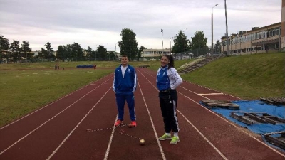 &Tau;&alpha;&lambda;ί&nu; 2015: &Epsilon;&gamma;&iota;&nu;&epsilon; &eta; &pi;&rho;ώ&tau;&eta; &gamma;&nu;&omega;&rho;&iota;&mu;ί&alpha;, &pi;&rho;&epsilon;&mu;&iota;έ&rho;&alpha; &mu;&epsilon; &tau;&rho;&epsilon;&iota;&sigmaf; &sigma;&upsilon;&mu;&mu;&epsilon;&tau;&omicron;&chi;έ&sigmaf;