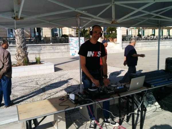 &Omicron; Dj Dpappa &delta;ί&nu;&epsilon;&iota; &tau;&omicron;&nu; &rho;&upsilon;&theta;&mu;ό!!