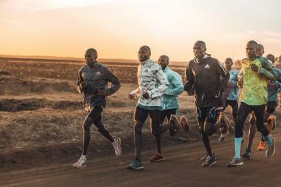 &Delta;&Epsilon;&Lambda;&Tau;&Iota;&Omicron; &Tau;&Upsilon;&Pi;&Omicron;&Upsilon; - &Sigma;&pi;&omicron;&upsilon;&delta;&alpha;ί&omicron;&sigmaf; &Kappa;&epsilon;&nu;&upsilon;ά&tau;&eta;&sigmaf; &delta;&rho;&omicron;&mu;έ&alpha;&sigmaf; &sigma;&tau;&omicron; &Mu;&alpha;&rho;&alpha;&theta;ώ&nu;&iota;&omicron; &Rho;ό&delta;&omicron;&upsilon; &mu;&epsilon; &sigma;&tau;ό&chi;&omicron; &rho;&epsilon;&kappa;ό&rho; &kappa;ά&tau;&omega; &alpha;&pi;ό 2:20:00