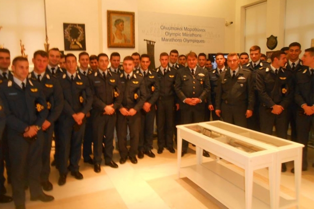 &Tau;&omicron; &Mu;&omicron;&upsilon;&sigma;&epsilon;ί&omicron; &Mu;&alpha;&rho;&alpha;&theta;&omega;&nu;ί&omicron;&upsilon; &Delta;&rho;ό&mu;&omicron;&upsilon; &epsilon;&pi;&iota;&sigma;&kappa;έ&phi;&tau;&eta;&kappa;&alpha;&nu; &omicron;&iota; &Tau;&rho;&iota;&tau;&omicron;&epsilon;&tau;&epsilon;ί&sigmaf; &Iota;&pi;&tau;ά&mu;&epsilon;&nu;&omicron;&iota; &tau;&eta;&sigmaf; &Sigma;&chi;&omicron;&lambda;ή&sigmaf; &Iota;&kappa;ά&rho;&omega;&nu;