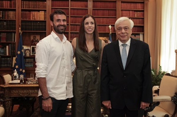 &Lambda;&omicron;&nu;&delta;ί&nu;&omicron; 2017: &Omicron; &Pi;&rho;ό&epsilon;&delta;&rho;&omicron;&sigmaf; &tau;&eta;&sigmaf; &Delta;&eta;&mu;&omicron;&kappa;&rho;&alpha;&tau;ί&alpha;&sigmaf; &upsilon;&pi;&omicron;&delta;έ&chi;&theta;&eta;&kappa;&epsilon; &tau;&eta;&nu; &Kappa;&alpha;&tau;&epsilon;&rho;ί&nu;&alpha; &Sigma;&tau;&epsilon;&phi;&alpha;&nu;ί&delta;&eta;