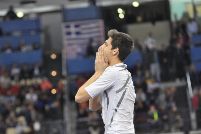 &Omicron;&iota; &mu;&iota;&kappa;&rho;&omicron;ί &mu;&epsilon;&gamma;&alpha;&lambda;ώ&nu;&omicron;&upsilon;&nu; &kappa;&alpha;&iota; &xi;&epsilon;&chi;&omega;&rho;ί&zeta;&omicron;&upsilon;&nu; &mu;&epsilon; &tau;&iota;&sigmaf; &epsilon;&mu;&phi;&alpha;&nu;ί&sigma;&epsilon;&iota;&sigmaf; &tau;&omicron;&upsilon;&sigmaf;