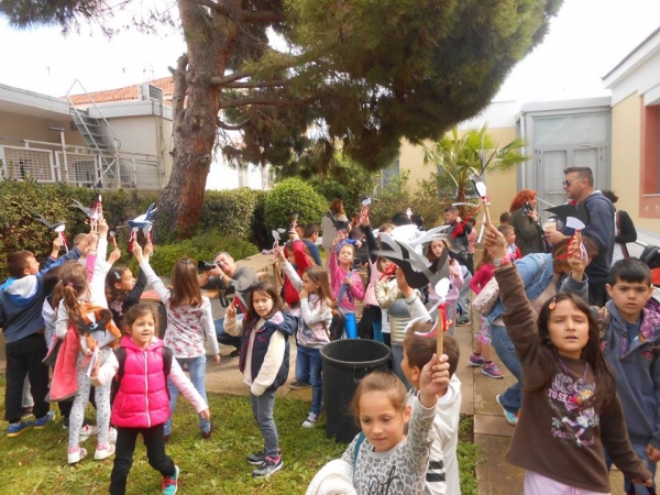 &Tau;&omicron; &Mu;&omicron;&upsilon;&sigma;&epsilon;ί&omicron; &Mu;&alpha;&rho;&alpha;&theta;&omega;&nu;ί&omicron;&upsilon; &Delta;&rho;ό&mu;&omicron;&upsilon; &sigma;&epsilon; &sigma;&upsilon;&nu;&epsilon;&rho;&gamma;&alpha;&sigma;ί&alpha; &mu;&epsilon; &tau;&omicron;&nu; &Sigma;ύ&lambda;&lambda;&omicron;&gamma;&omicron; &Gamma;&omicron;&nu;έ&omega;&nu; &tau;&omicron;&upsilon; 1&omicron;&upsilon; &Delta;&eta;&mu;&omicron;&tau;&iota;&kappa;&omicron;ύ &Sigma;&chi;&omicron;&lambda;&epsilon;ί&omicron;&upsilon; &Mu;&alpha;&rho;&alpha;&theta;ώ&nu;&alpha; &alpha;&nu;&alpha;&beta;ί&omega;&sigma;&epsilon; &tau;&omicron; έ&theta;&iota;&mu;&omicron; &tau;&eta;&sigmaf; "&Chi;&epsilon;&lambda;&iota;&delta;ό&nu;&alpha;&sigmaf;"