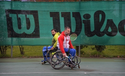 &Delta;&Epsilon;&Lambda;&Tau;&Iota;&Omicron; &Tau;&Upsilon;&Pi;&Omicron;&Upsilon; - &Sigma;&kappa;&upsilon;&tau;ά&lambda;&eta; &sigma;&tau;&alpha; &Alpha;&mu;&epsilon;&Alpha; &alpha;&pi;ό &tau;&eta;&nu; &Kappa;&alpha;&lambda;&alpha;&mu;ά&tau;&alpha; &mu;&epsilon; &tau;&omicron;&nu; &kappa;&omicron;&rho;&upsilon;&phi;&alpha;ί&omicron; Έ&lambda;&lambda;&eta;&nu;&alpha; &Gamma;&iota;ώ&rho;&gamma;&omicron; &Lambda;&alpha;&zeta;&alpha;&rho;ί&delta;&eta;