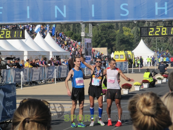 &Phi;&omega;&tau;&omicron;&gamma;&rho;&alpha;&phi;ί&epsilon;&sigmaf; &alpha;&pi;ό &tau;&omicron;&nu; &alpha;&gamma;ώ&nu;&alpha; 33&omicron;&sigmaf; &Mu;&alpha;&rho;&alpha;&theta;ώ&nu;&iota;&omicron;&sigmaf; &Alpha;&theta;&eta;&nu;ώ&nu;, &laquo;&omicron; &Alpha;&upsilon;&theta;&epsilon;&nu;&tau;&iota;&kappa;ό&sigmaf;&raquo; (&Phi;&Omega;&Tau;&Omicron;&Gamma;&Rho;&Alpha;&Phi;&Iota;&Alpha;)