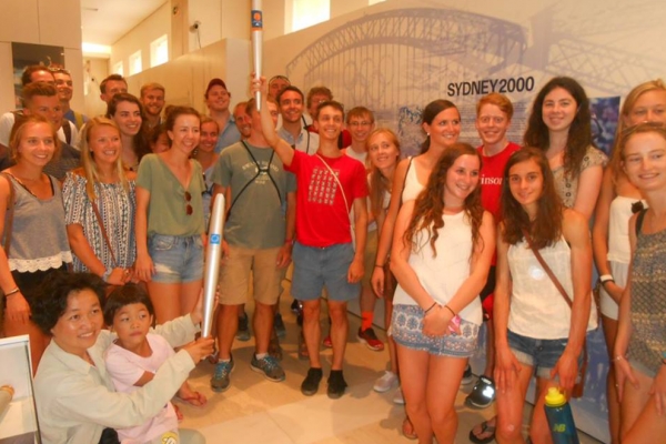 &Phi;&omicron;&iota;&tau;&eta;&tau;έ&sigmaf; &alpha;&pi;ό &tau;&omicron; &Alpha;&mu;&epsilon;&rho;&iota;&kappa;ά&nu;&iota;&kappa;&omicron; &Kappa;&omicron;&lambda;&lambda;έ&gamma;&iota;&omicron; Dickinson &tau;&eta;&sigmaf; &Pi;&epsilon;&nu;&sigma;&upsilon;&lambda;&beta;ά&nu;&iota;&alpha;&sigmaf; &epsilon;&pi;&iota;&sigma;&kappa;έ&phi;&theta;&eta;&kappa;&alpha;&nu; &tau;&omicron; &Mu;&omicron;&upsilon;&sigma;&epsilon;ί&omicron; &Mu;&alpha;&rho;&alpha;&theta;&omega;&nu;ί&omicron;&upsilon; &Delta;&rho;ό&mu;&omicron;&upsilon;