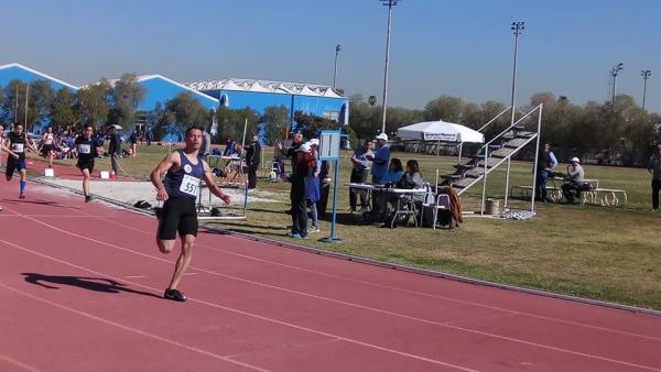 &Omicron; &Gamma;&rho;&alpha;&nu;&iota;&tau;&sigma;&iota;ώ&tau;&eta;&sigmaf; &xi;&epsilon;&chi;ώ&rho;&iota;&sigma;&epsilon; &sigma;&tau;&omicron; &pi;&rho;&omega;&iota;&nu;ό &pi;&rho;ό&gamma;&rho;&alpha;&mu;&mu;&alpha; &tau;&omicron;&upsilon; 8&omicron;&upsilon; &omicron;&mu;ί&lambda;&omicron;&upsilon;, &delta;&upsilon;&nu;&alpha;&tau;ό 100ά&rho;&iota; &sigma;&tau;&alpha; &kappa;&omicron;&rho;ί&tau;&sigma;&iota;&alpha; &sigma;&tau;&omicron;&nu; 7&omicron; ό&mu;&iota;&lambda;&omicron;