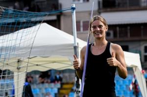 &Epsilon;&lambda;ί&nu;&alpha; &Tau;&zeta;έ&nu;&gamma;&kappa;&omicron;: "&Omicron;&sigma;&omicron; &alpha;&nu;&epsilon;&beta;&alpha;ί&nu;&omega; &kappa;&alpha;&tau;&eta;&gamma;&omicron;&rho;ί&alpha; &theta;έ&lambda;&omega; &nu;&alpha; &kappa;ά&nu;&omega; &kappa;&alpha;&iota; &tau;&omicron; &epsilon;&pi;ό&mu;&epsilon;&nu;&omicron; &rho;&epsilon;&kappa;ό&rho;"