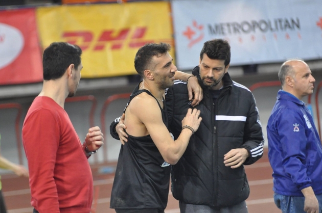 &Omicron; &Tau;&sigma;ά&tau;&omicron;&upsilon;&mu;&alpha;&sigmaf; &chi;ά&nu;&epsilon;&iota; &tau;&eta; &chi;&epsilon;&iota;&mu;&epsilon;&rho;&iota;&nu;ή &sigma;&epsilon;&zeta;ό&nu; &kappa;&alpha;&iota; &epsilon;&lambda;&pi;ί&zeta;&epsilon;&iota; &gamma;&iota;&alpha; &tau;&eta; &theta;&epsilon;&rho;&iota;&nu;ή