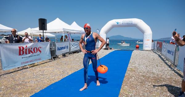 &Alpha;&upsilon;&theta;&epsilon;&nu;&tau;&iota;&kappa;ό&sigmaf; &Mu;&alpha;&rho;&alpha;&theta;ώ&nu;&iota;&omicron;&sigmaf; &Kappa;&omicron;&lambda;ύ&mu;&beta;&eta;&sigma;&eta;&sigmaf;: &Eta; &kappa;&omicron;&rho;&upsilon;&phi;&alpha;ί&alpha; &amp; &pi;&iota;&omicron; &iota;&sigma;&tau;&omicron;&rho;&iota;&kappa;ή &Epsilon;&lambda;&lambda;&eta;&nu;&iota;&kappa;ή &kappa;&omicron;&lambda;&upsilon;&mu;&beta;&eta;&tau;&iota;&kappa;ή &delta;&iota;&omicron;&rho;&gamma;ά&nu;&omega;&sigma;&eta;, &mu;&epsilon; &pi;&alpha;&gamma;&kappa;ό&sigma;&mu;&iota;&alpha; &alpha;&pi;ή&chi;&eta;&sigma;&eta; &upsilon;&pi;ό &tau;&eta;&nu; &alpha;&iota;&gamma;ί&delta;&alpha; &tau;&eta;&sigmaf; &Kappa;&Omicron;&Epsilon;