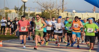 A&lambda;&iota;&pi;&rho;ά&nu;&tau;&eta;&sigmaf; &kappa;&alpha;&iota; &Sigma;&alpha;&rho;&alpha;&lambda;ί&delta;&eta;&sigmaf; &xi;&epsilon;&chi;ώ&rho;&iota;&sigma;&alpha;&nu; &sigma;&tau;&omicron; 2&omicron; &delta;&rho;ό&mu;&omicron; &Mu;&alpha;&rho;&mu;ά&rho;&omega;&nu;